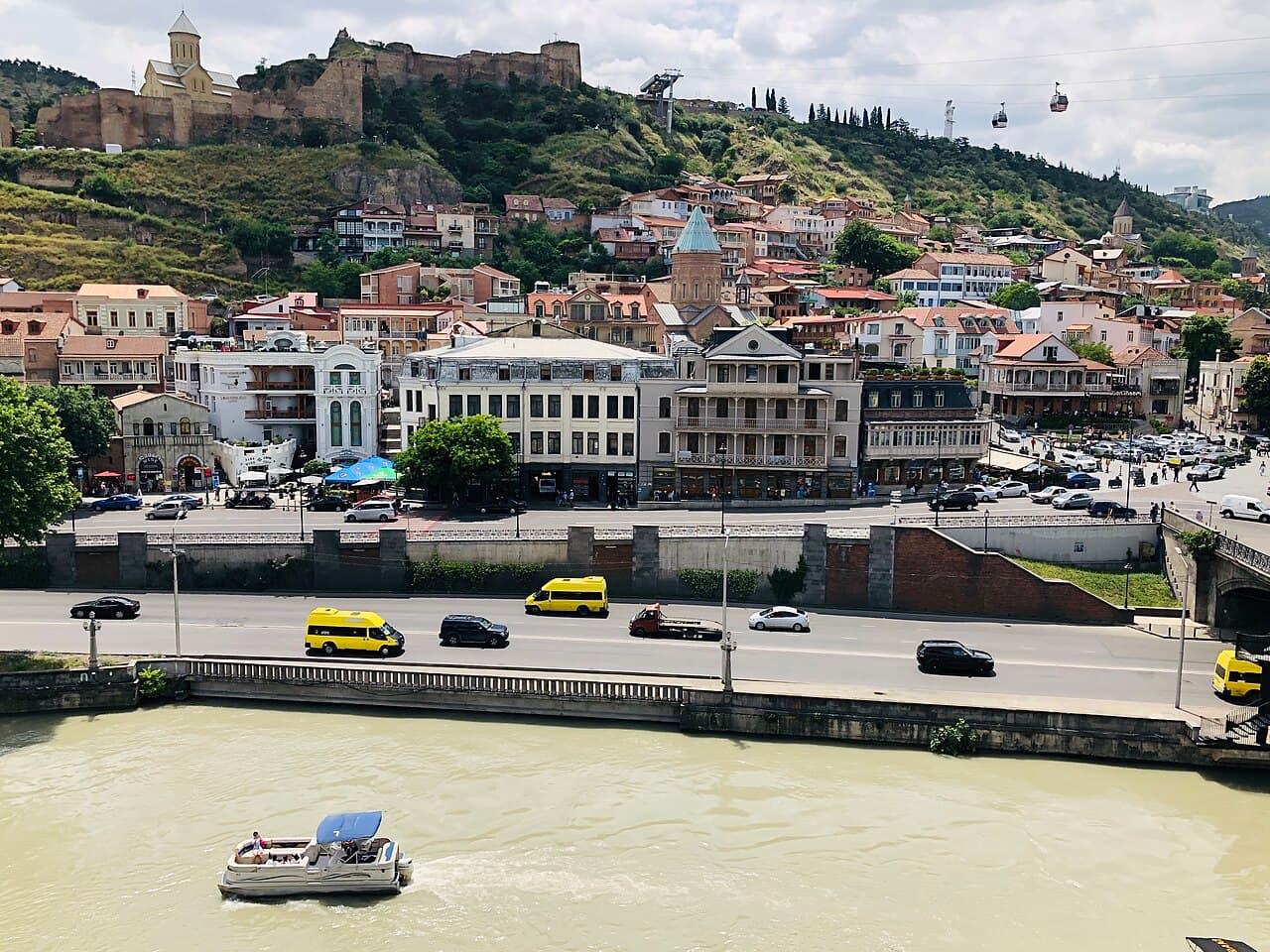 Ankunft Tbilisi → Stadtrundgang